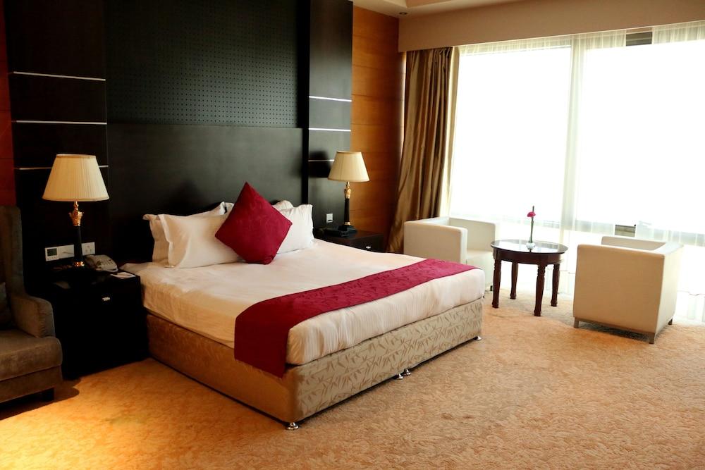 Diva Hotel Manama Exterior photo